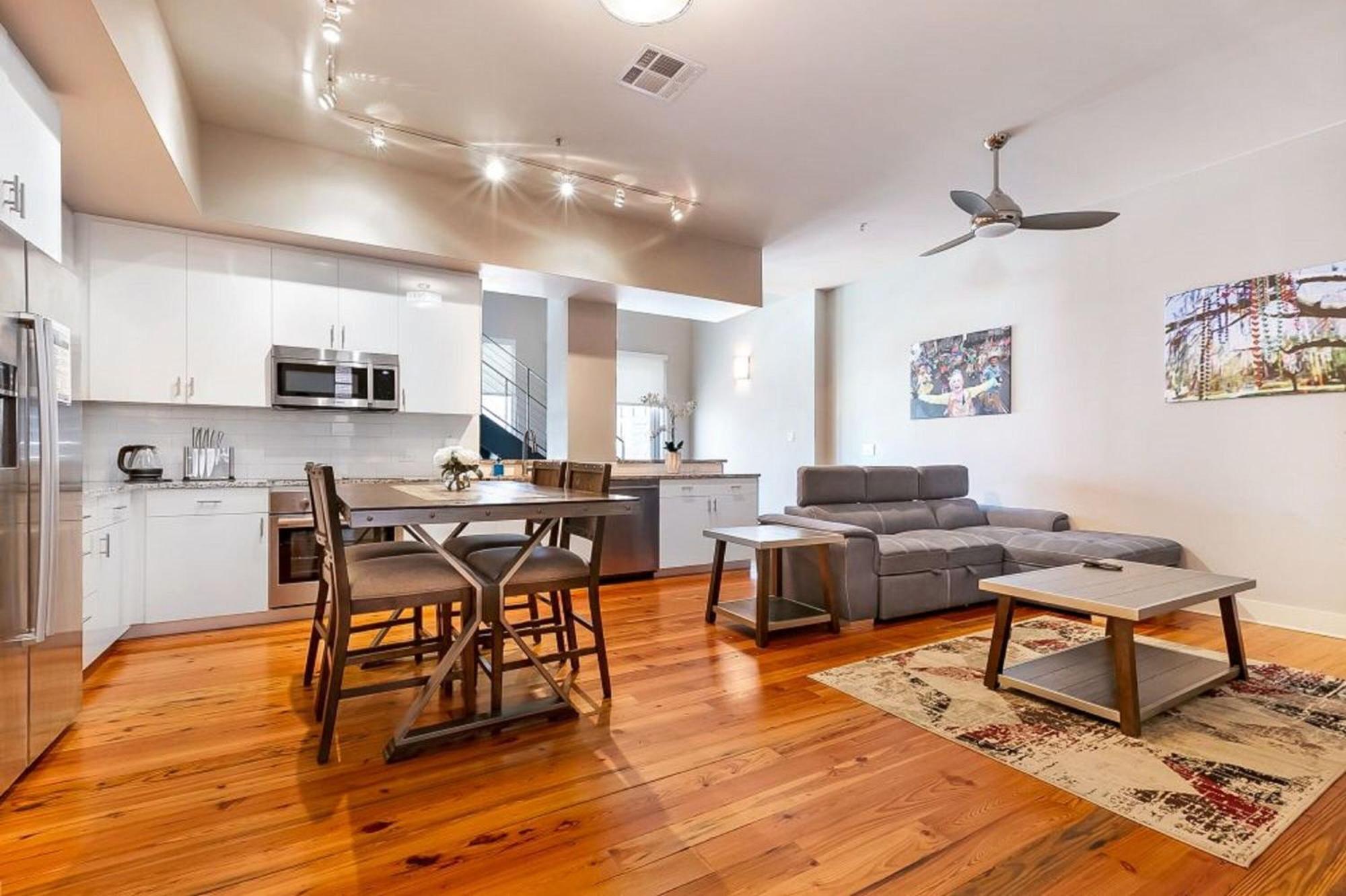 Upscale Condos And Penthouses Close To Canal And Bourbon St New Orleans Buitenkant foto