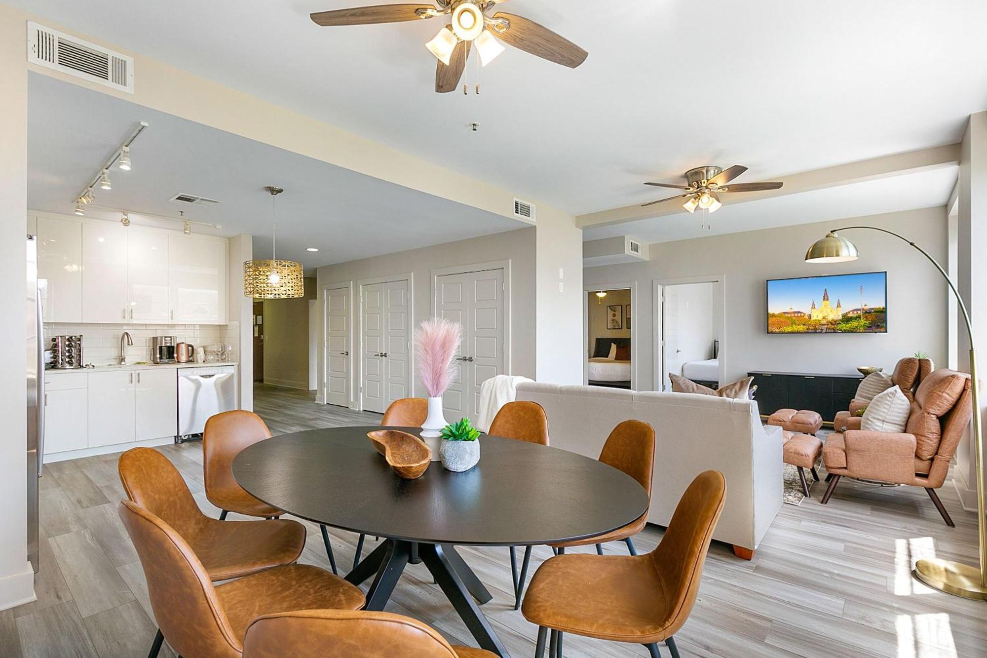Upscale Condos And Penthouses Close To Canal And Bourbon St New Orleans Buitenkant foto