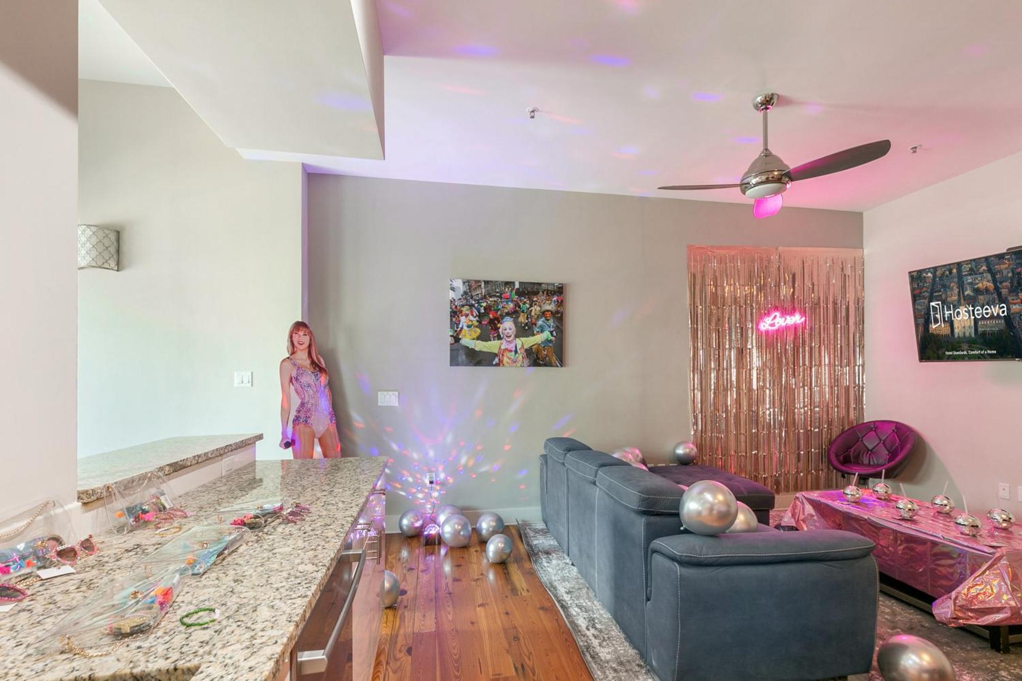 Upscale Condos And Penthouses Close To Canal And Bourbon St New Orleans Buitenkant foto