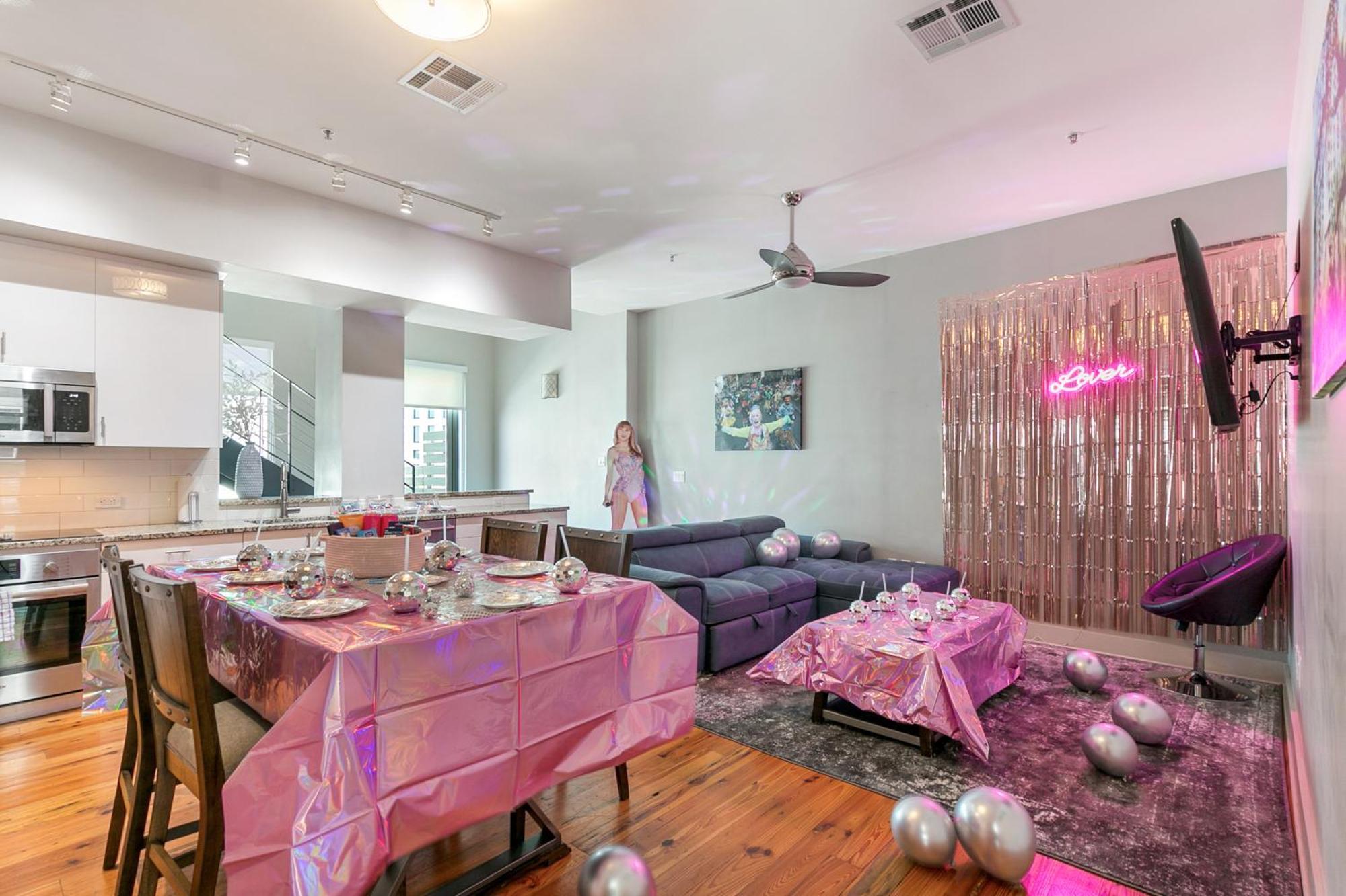 Upscale Condos And Penthouses Close To Canal And Bourbon St New Orleans Buitenkant foto