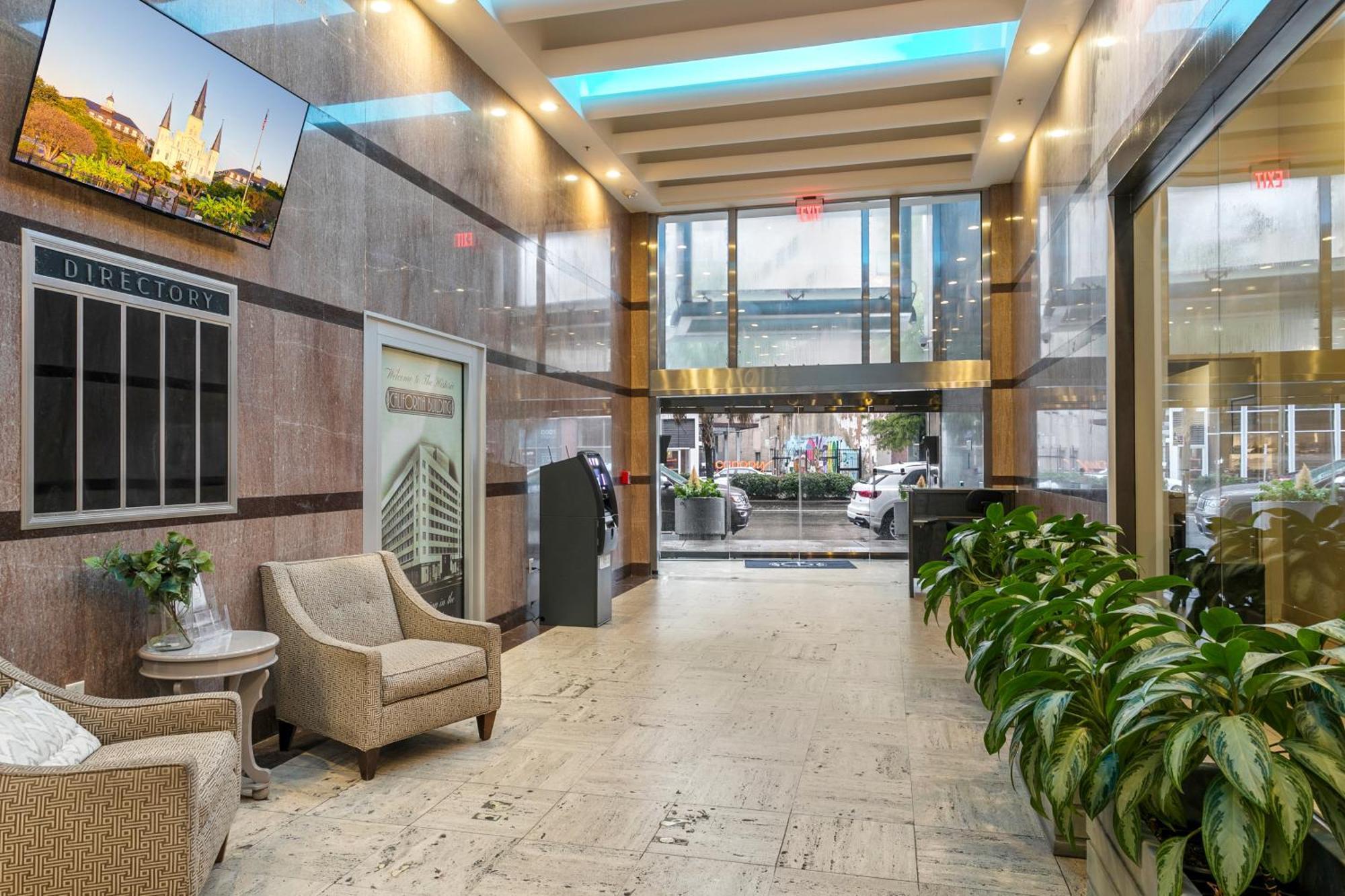 Upscale Condos And Penthouses Close To Canal And Bourbon St New Orleans Buitenkant foto